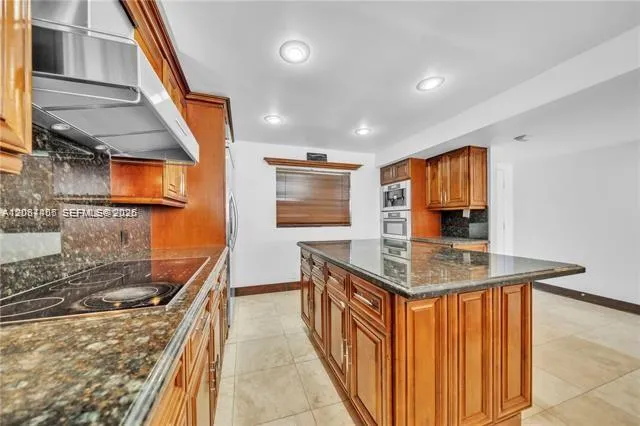 4000 NE 168th St #PH1A North Miami Beach, FL 33160