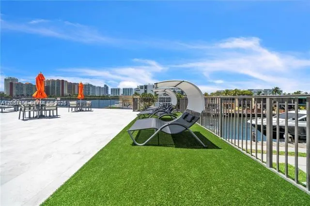 4000 NE 168th St #PH1A North Miami Beach, FL 33160