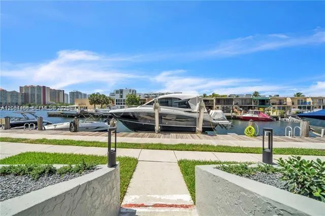4000 NE 168th St #PH1A North Miami Beach, FL 33160