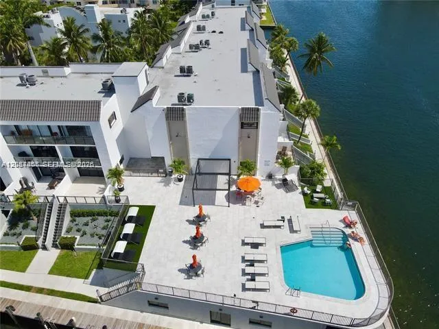 4000 NE 168th St #PH1A North Miami Beach, FL 33160