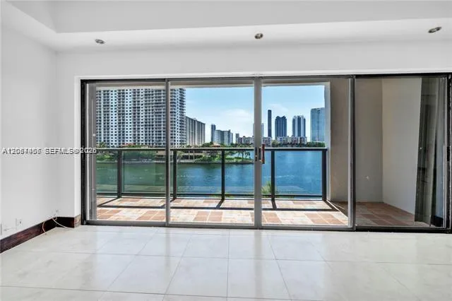 4000 NE 168th St #PH1A North Miami Beach, FL 33160