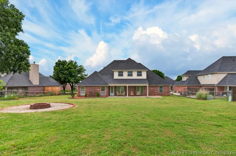 5817 Woodland Bartlesville, OK 74006
