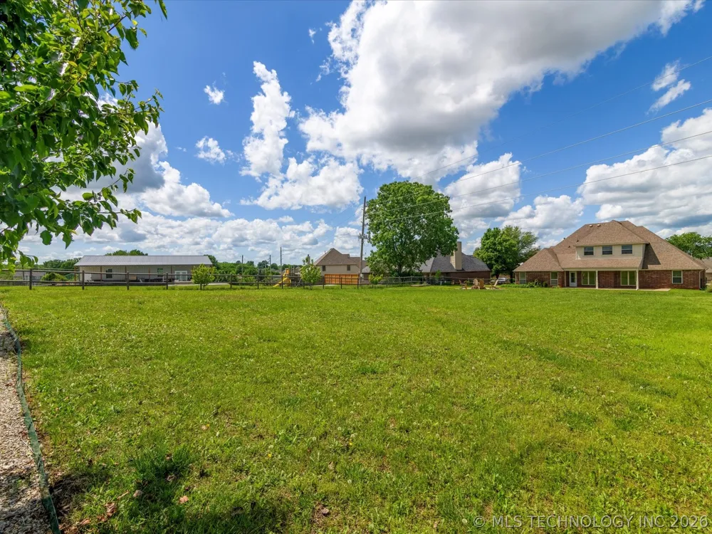 5817 Woodland Bartlesville, OK 74006