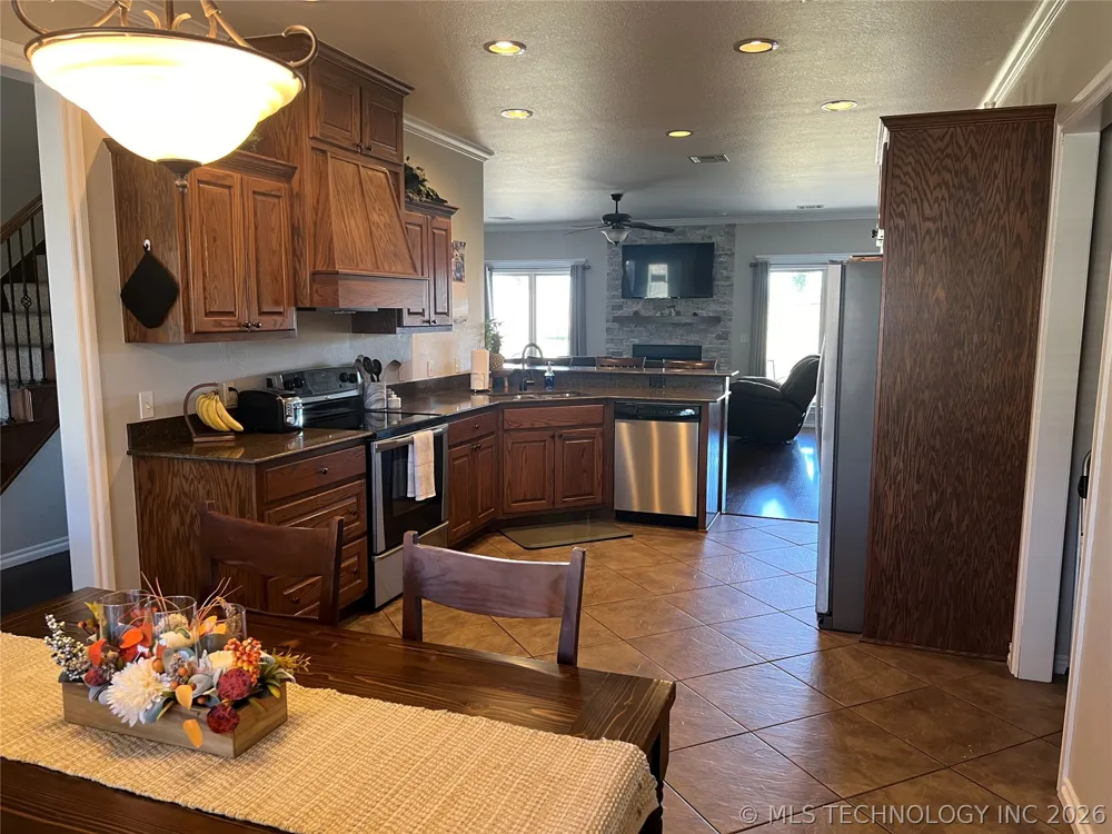 5817 Woodland Bartlesville, OK 74006
