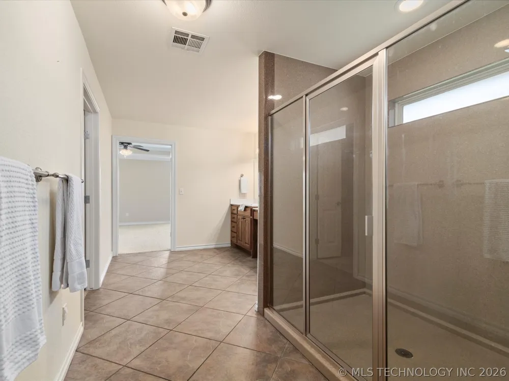5817 Woodland Bartlesville, OK 74006