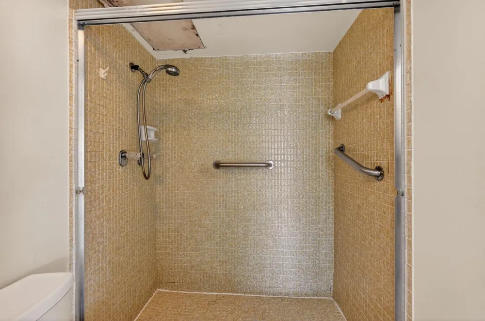 400 Diplomat Parkway #612 Hallandale Beach, FL 33009
