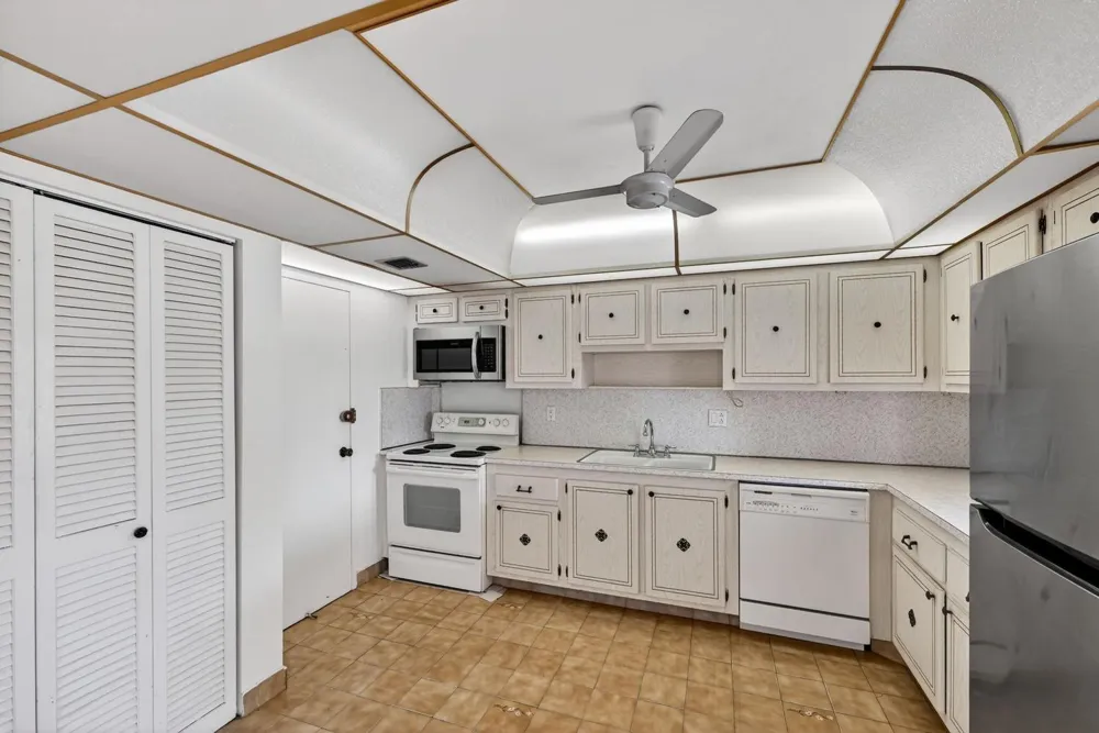 400 Diplomat Parkway #612 Hallandale Beach, FL 33009