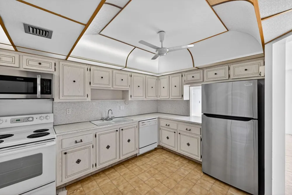 400 Diplomat Parkway #612 Hallandale Beach, FL 33009