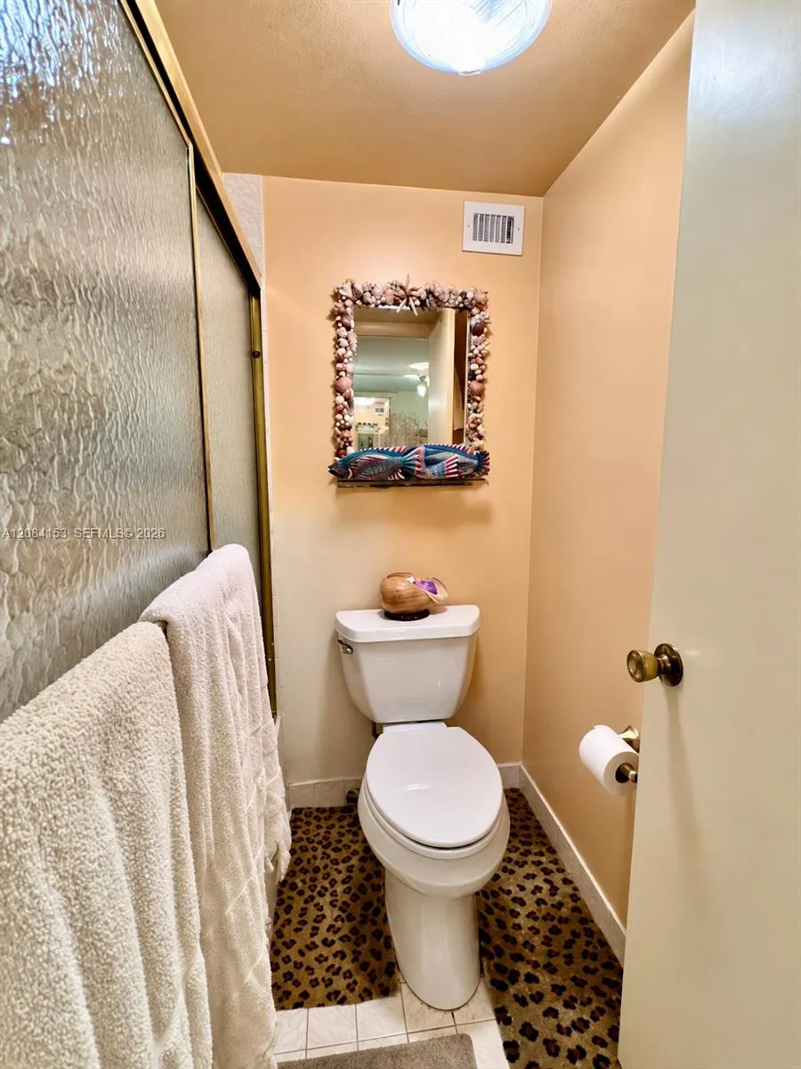 6039 Collins Ave #833 Miami Beach, FL 33140
