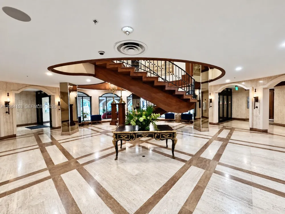 6039 Collins Ave #833 Miami Beach, FL 33140