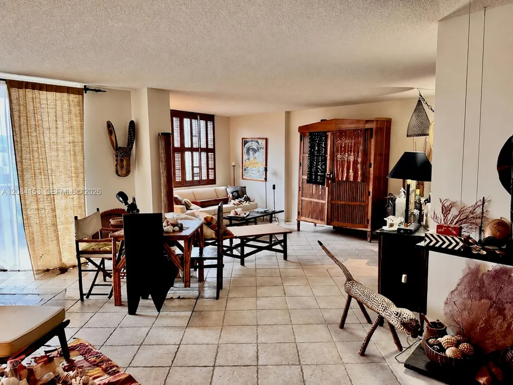 6039 Collins Ave #833 Miami Beach, FL 33140