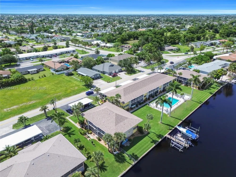 4613 SE 5th Ave #210 Cape Coral, FL 33904