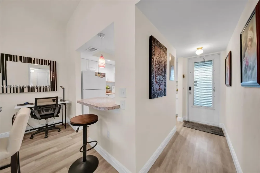 4613 SE 5th Ave #210 Cape Coral, FL 33904