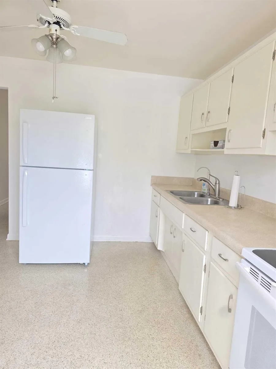 330 SOUTHWIND DRIVE #6 North Palm Beach, FL 33408