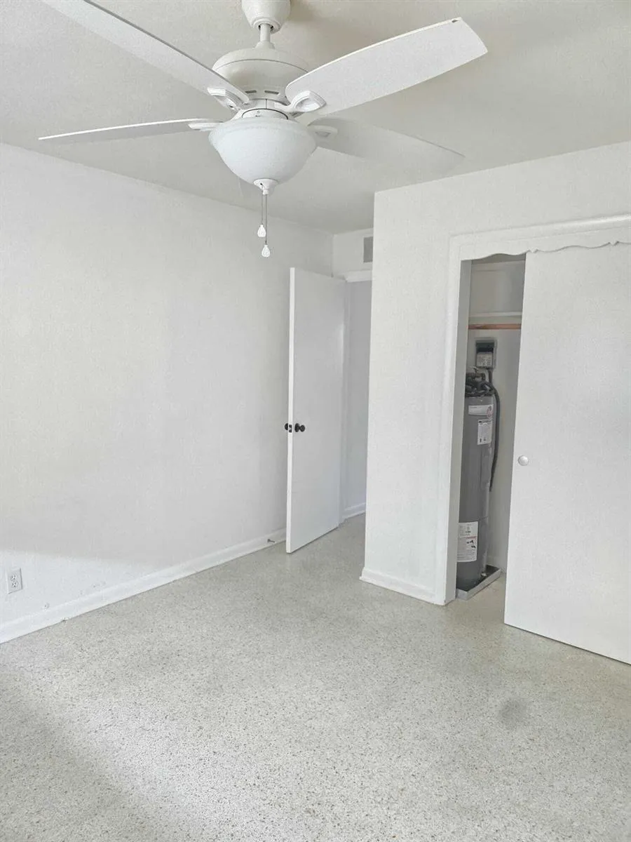 330 SOUTHWIND DRIVE #6 North Palm Beach, FL 33408