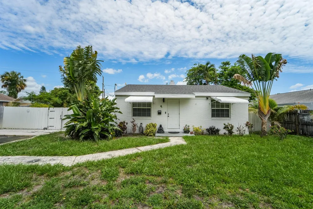 1007 CHARLES STREET West Palm Beach, FL 33401