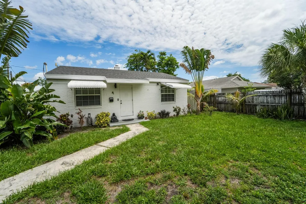 1007 CHARLES STREET West Palm Beach, FL 33401
