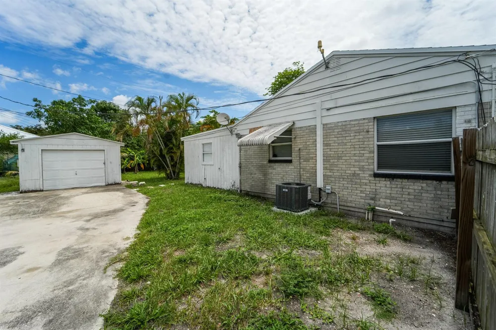 1007 CHARLES STREET West Palm Beach, FL 33401