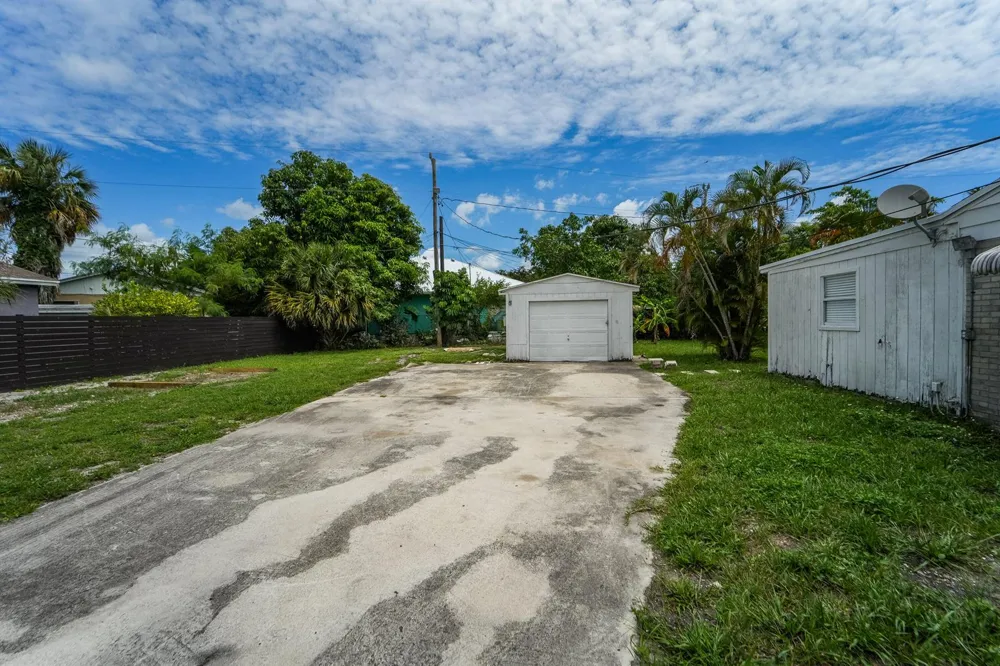 1007 CHARLES STREET West Palm Beach, FL 33401