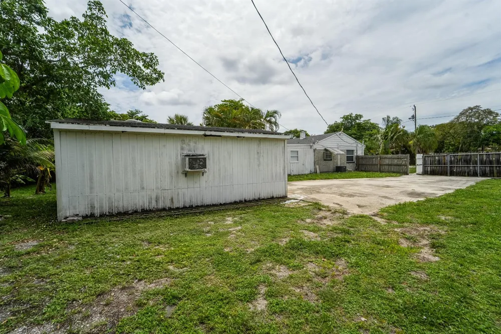 1007 CHARLES STREET West Palm Beach, FL 33401