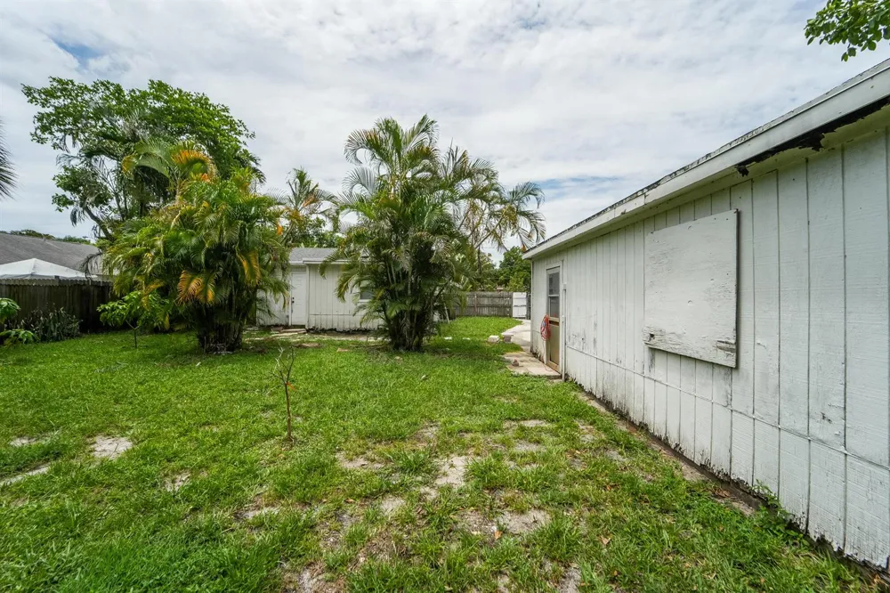 1007 CHARLES STREET West Palm Beach, FL 33401
