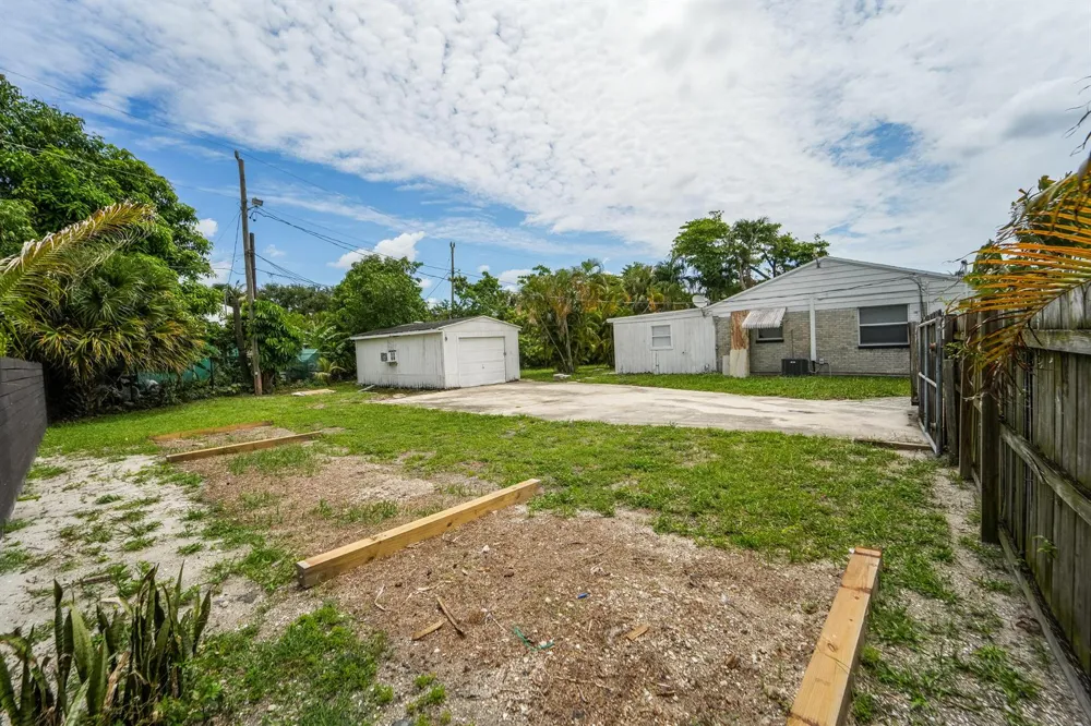 1007 CHARLES STREET West Palm Beach, FL 33401