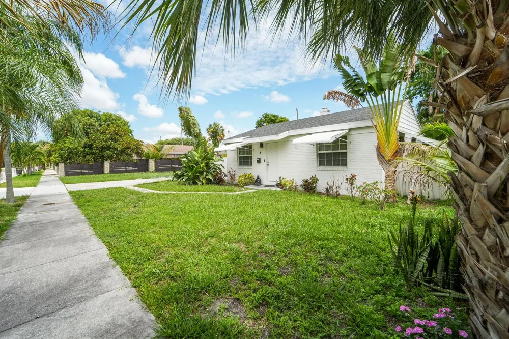 1007 CHARLES STREET West Palm Beach, FL 33401