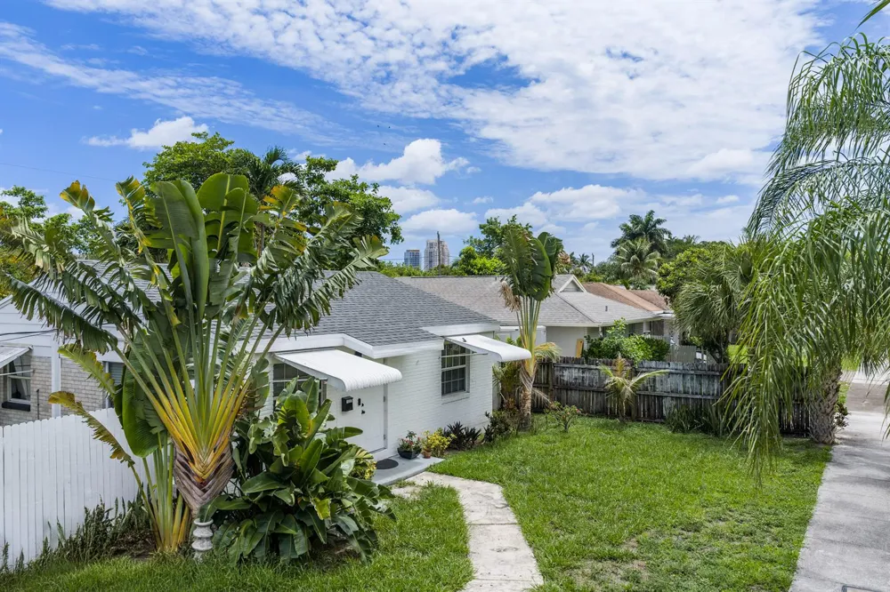 1007 CHARLES STREET West Palm Beach, FL 33401