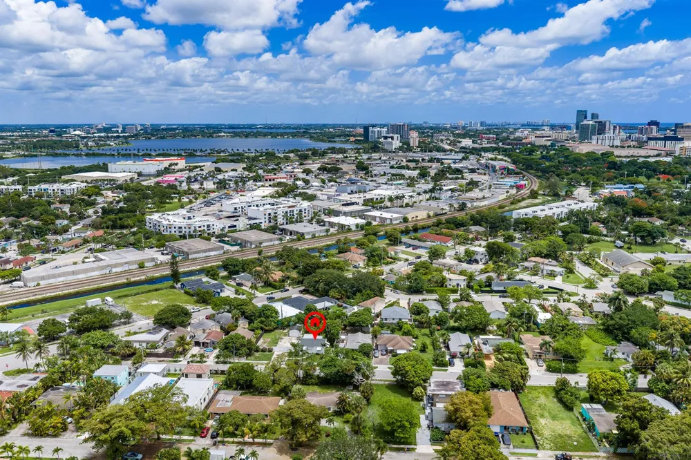 1007 CHARLES STREET West Palm Beach, FL 33401