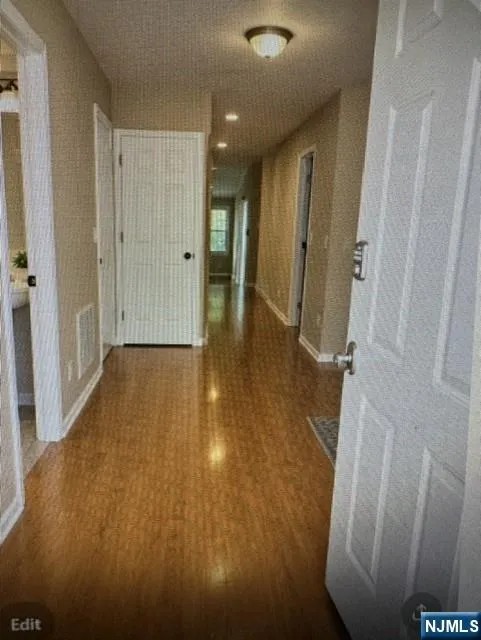 113 Saratoga Square Wayne, NJ 07470