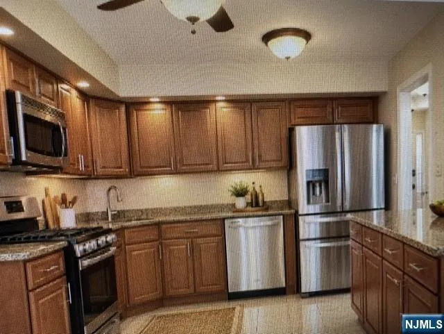 113 Saratoga Square Wayne, NJ 07470
