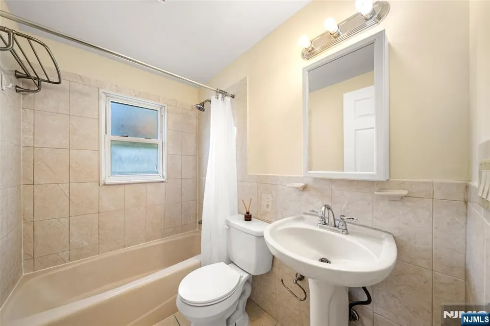 241 Union Avenue Rutherford, NJ 07070