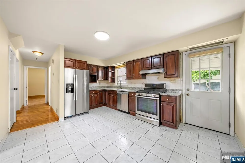 241 Union Avenue Rutherford, NJ 07070