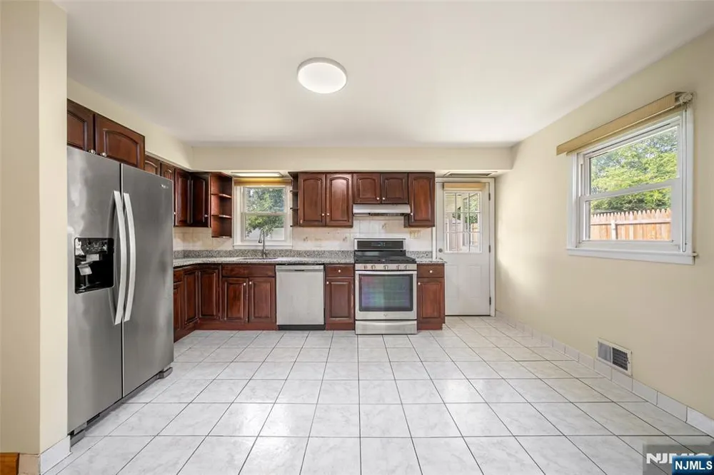 241 Union Avenue Rutherford, NJ 07070