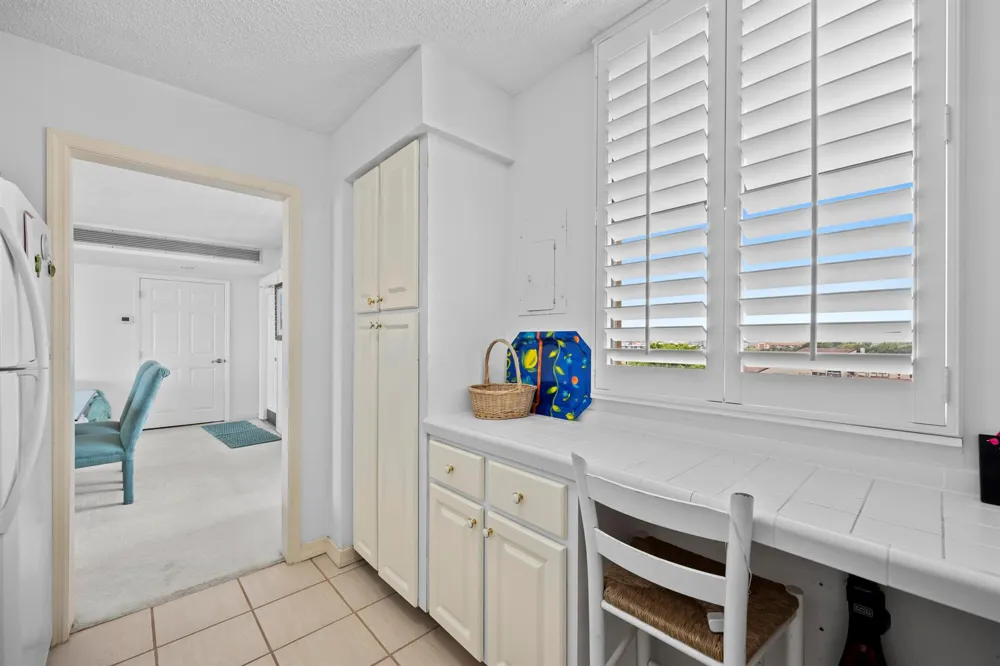 134 LAKESHORE DRIVE #814 North Palm Beach, FL 33408