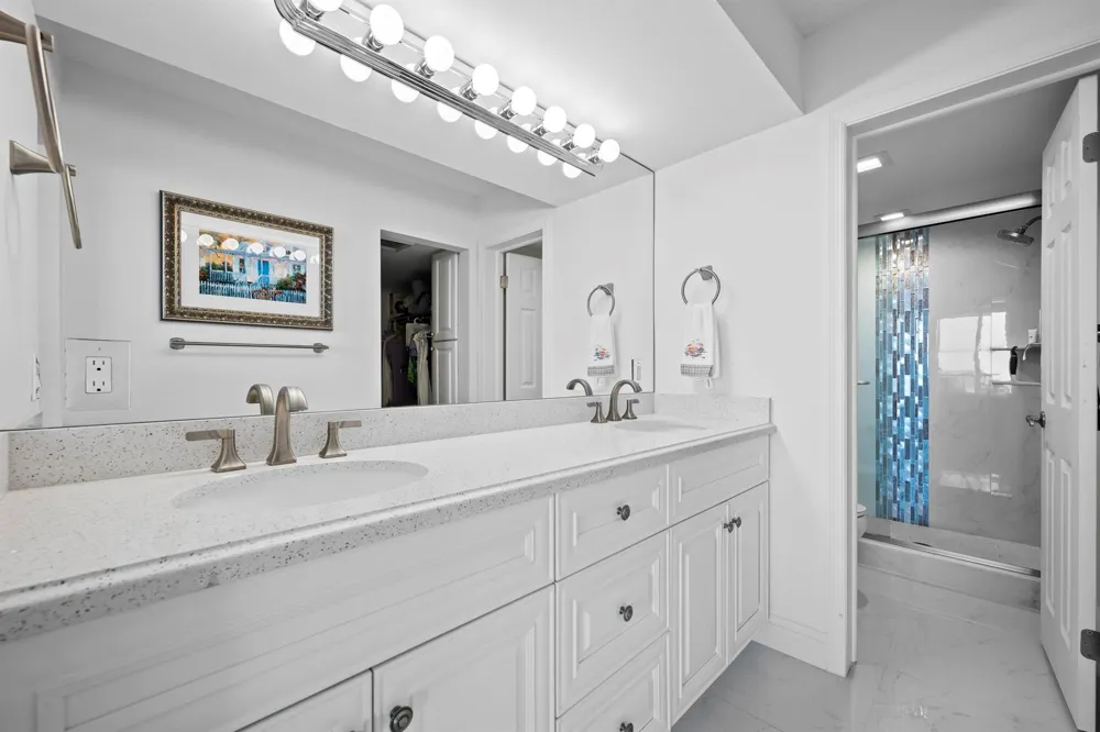 134 LAKESHORE DRIVE #814 North Palm Beach, FL 33408