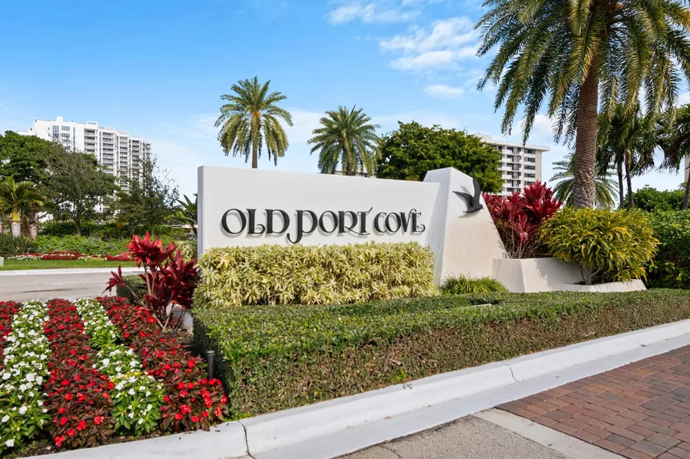 134 LAKESHORE DRIVE #814 North Palm Beach, FL 33408