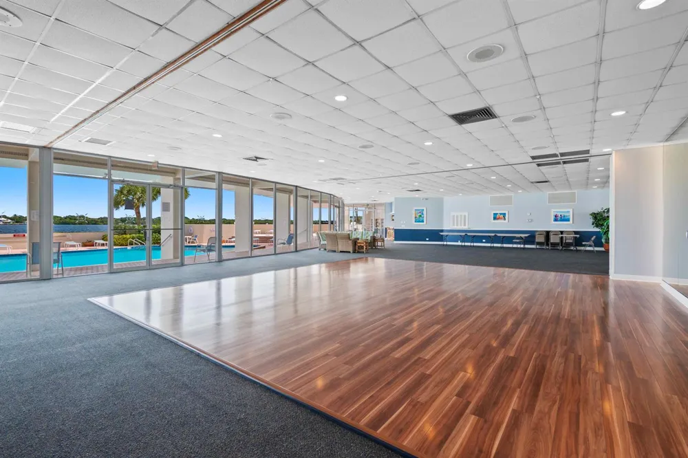 134 LAKESHORE DRIVE #814 North Palm Beach, FL 33408
