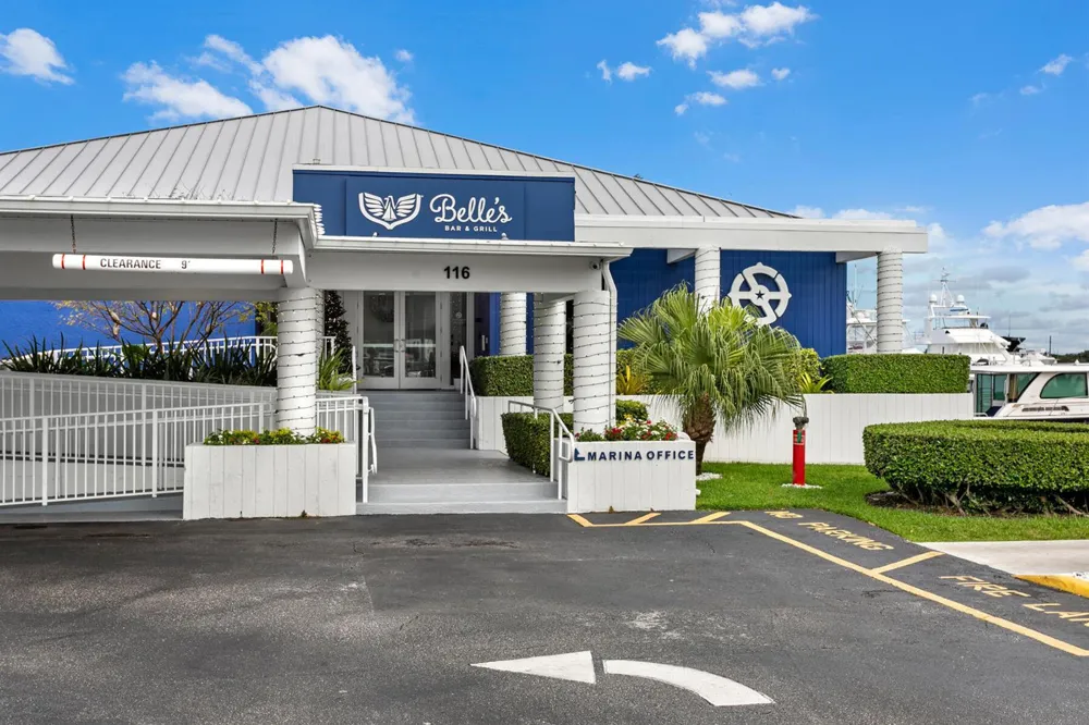 134 LAKESHORE DRIVE #814 North Palm Beach, FL 33408