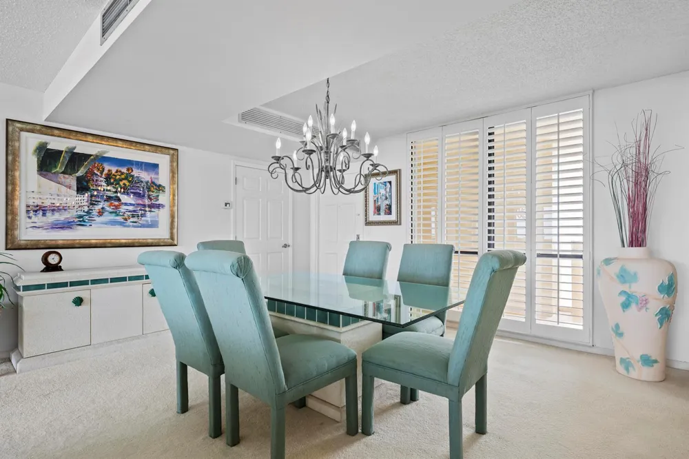 134 LAKESHORE DRIVE #814 North Palm Beach, FL 33408
