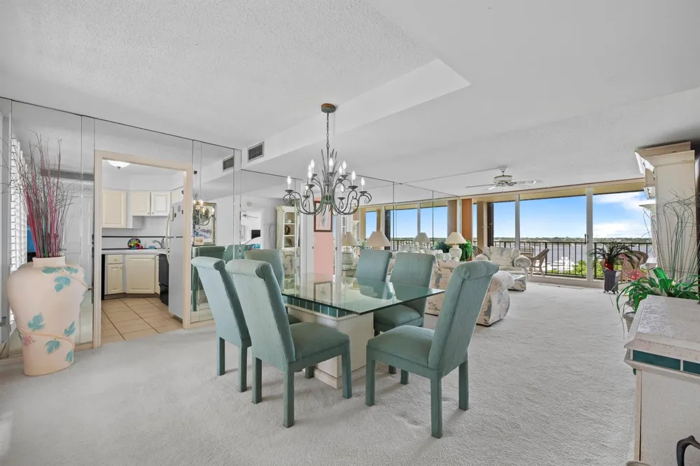 134 LAKESHORE DRIVE #814 North Palm Beach, FL 33408