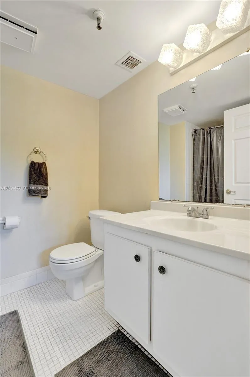 4570 NW 18th Avenue #202 Deerfield Beach, FL 33064