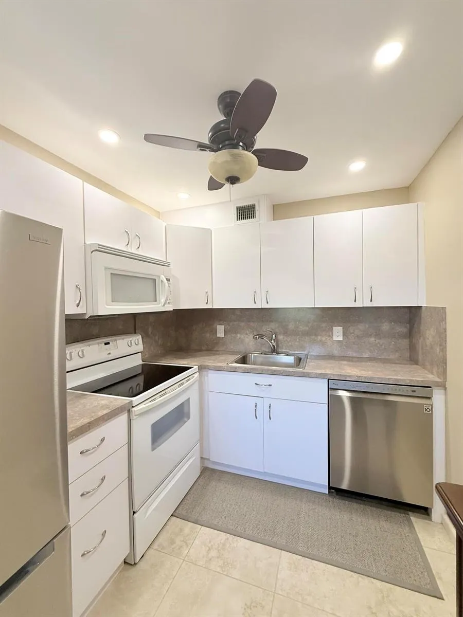 4015 Islewood D Deerfield Beach, FL 33442