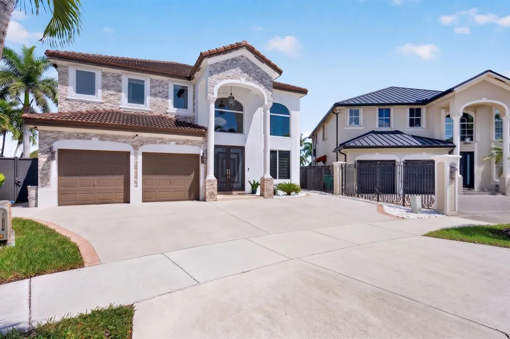16401 SW 78th Terrace Miami, FL 33193