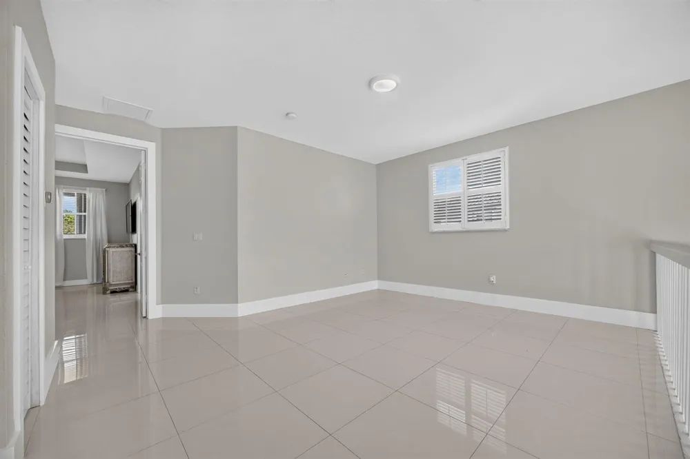 16401 SW 78th Terrace Miami, FL 33193