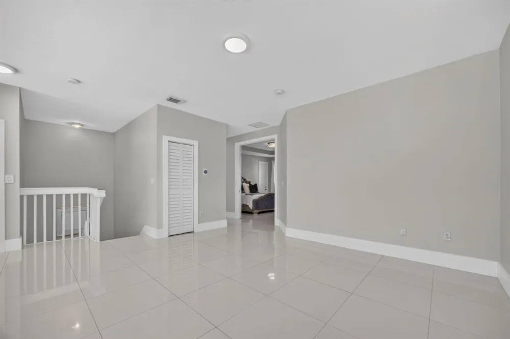 16401 SW 78th Terrace Miami, FL 33193