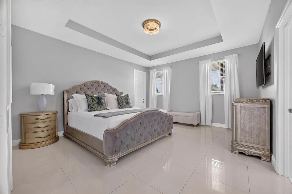 16401 SW 78th Terrace Miami, FL 33193
