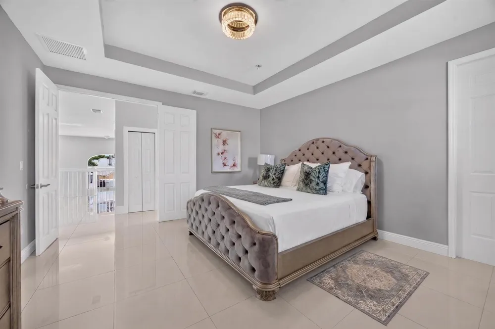 16401 SW 78th Terrace Miami, FL 33193