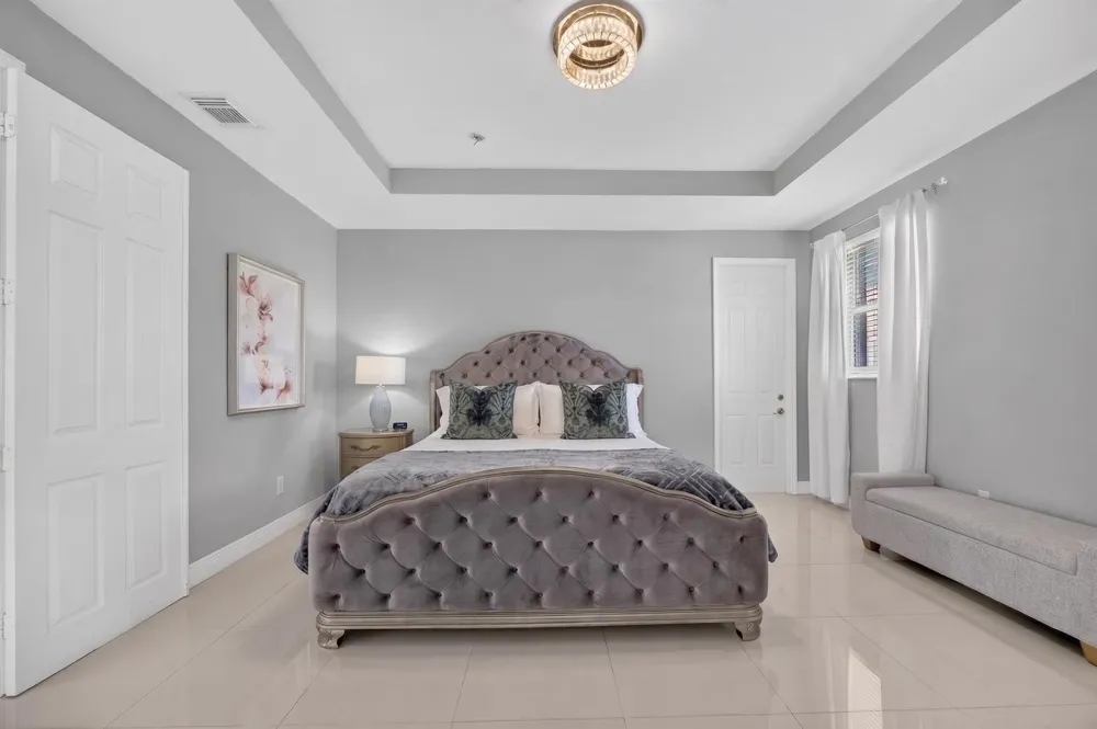 16401 SW 78th Terrace Miami, FL 33193