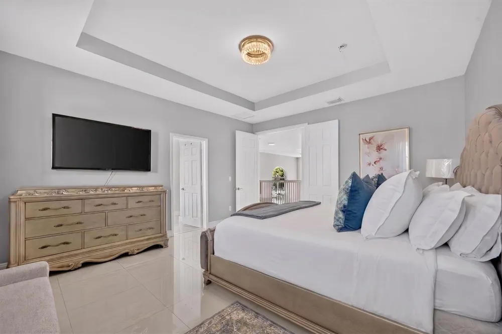 16401 SW 78th Terrace Miami, FL 33193